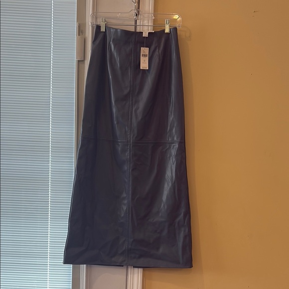 Elegant Blue Grey Faux Leather Skirt - Picture 1 of 3